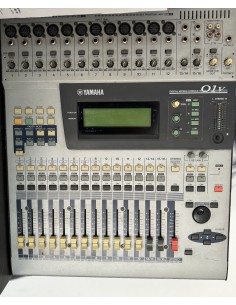 YAMAHA 01V (USATO)
