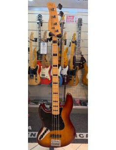 Marcus Miller V7...